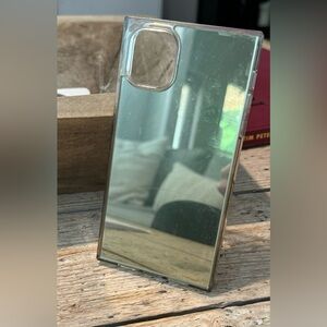 Gold iPhone 11 case , square